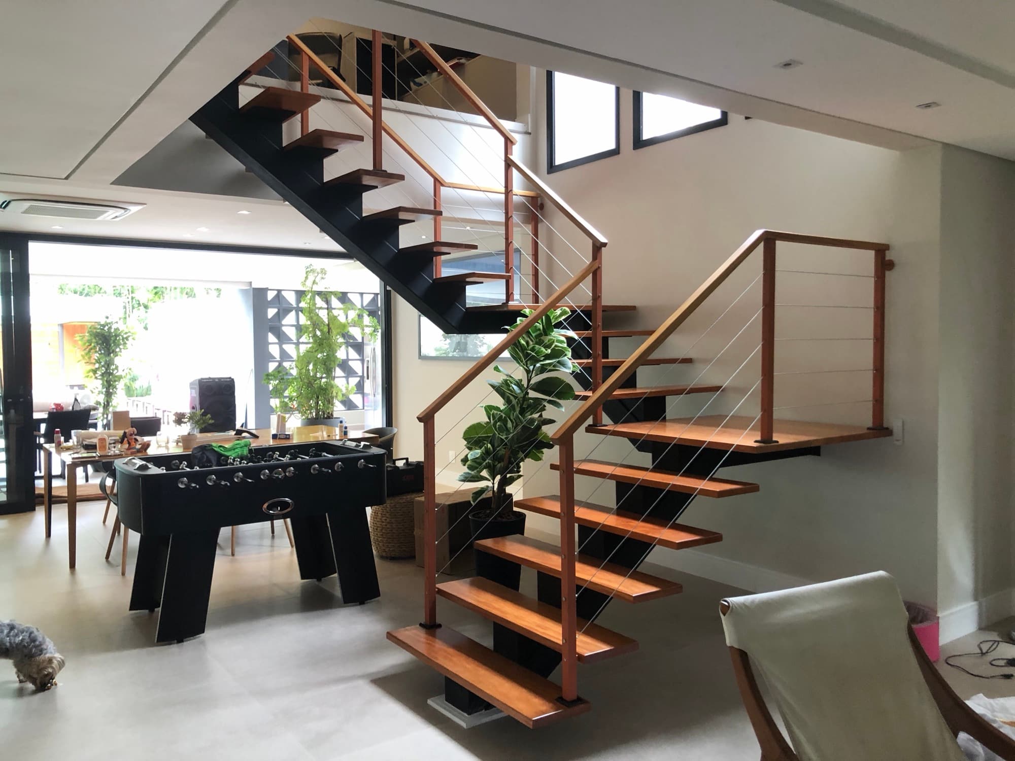 Escada residencial de alto padrão entregue pela Escadas MV
